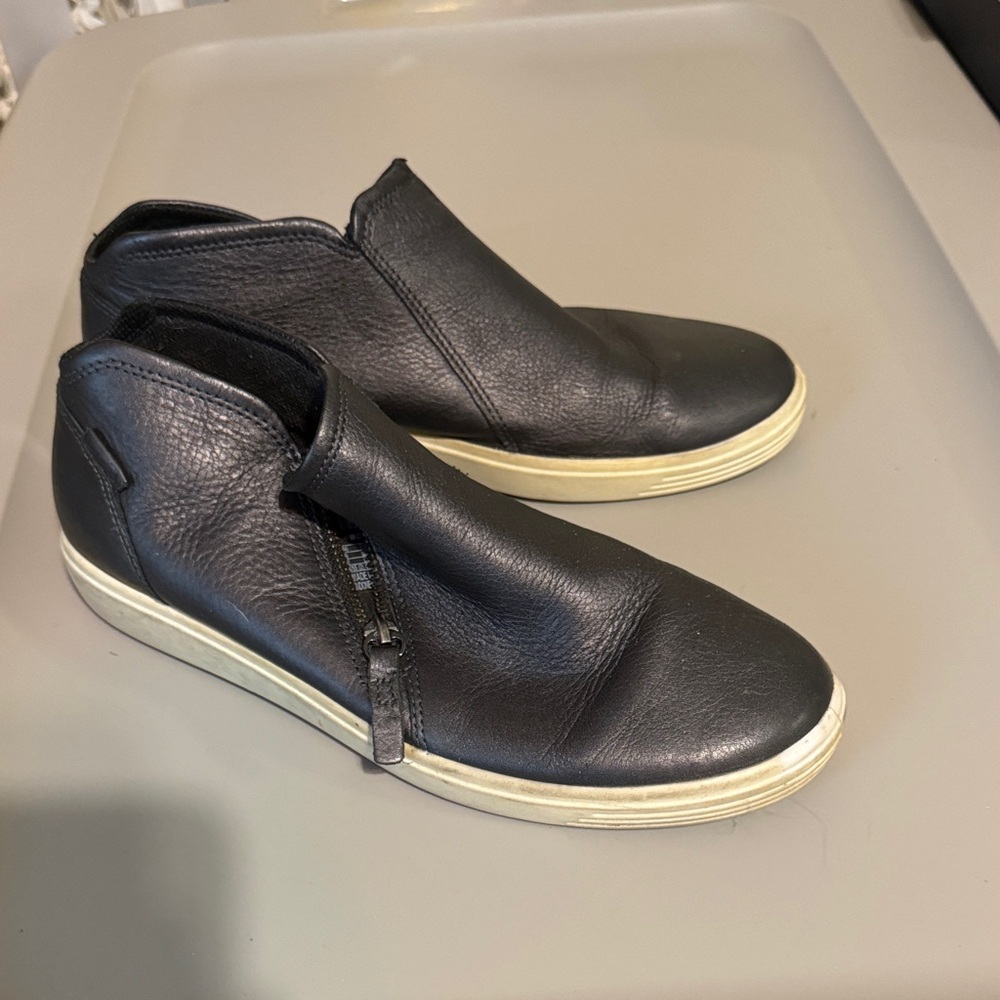 Women's Black Leather Slip-On Shoes